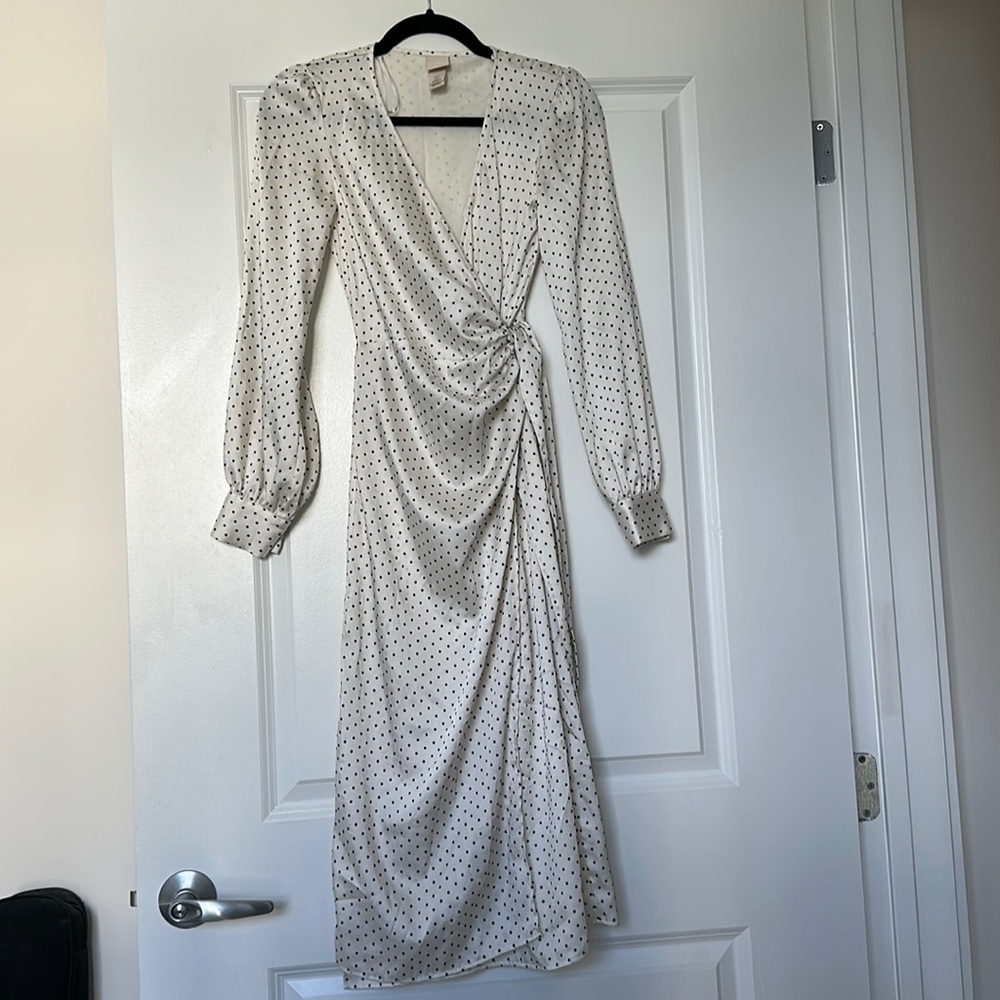 H&M black and white satin dress tie waist wrap dress size 0